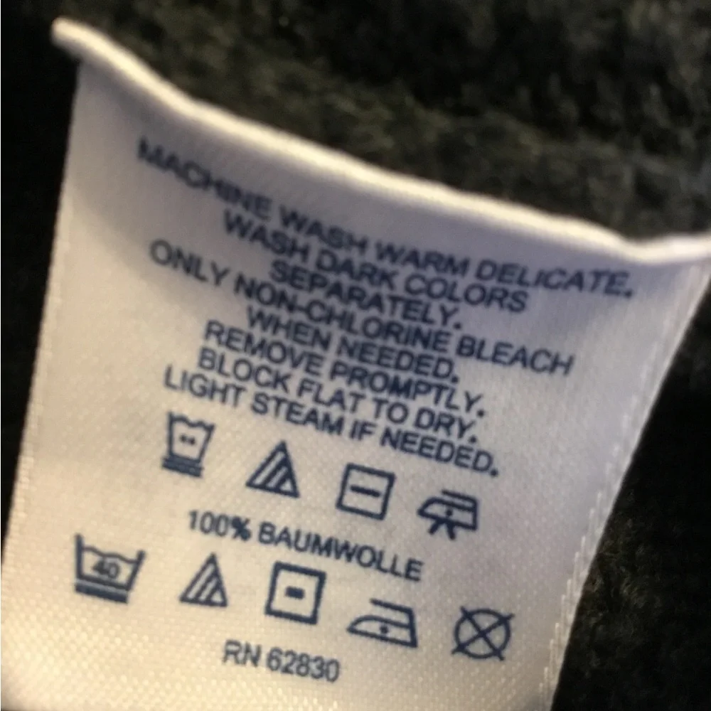 Men’s Lands' End Charcoal Gray VEST Medium sleeveless V-neck pull over